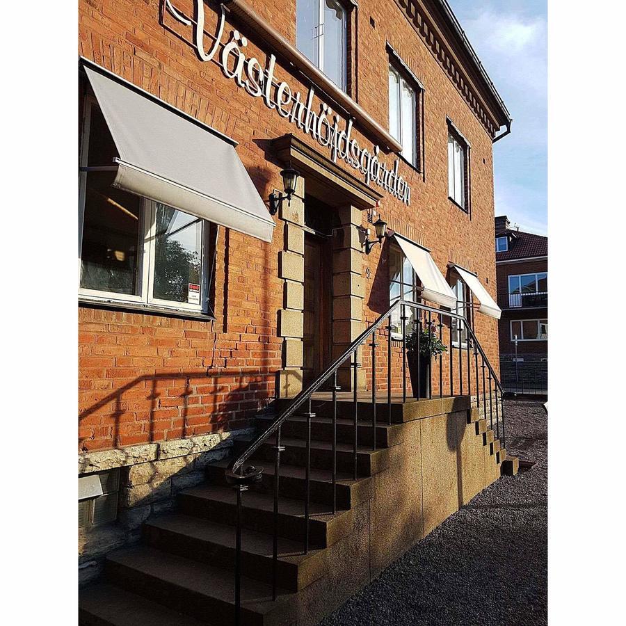 Vasterhojdsgarden Hotel Skövde Екстериор снимка